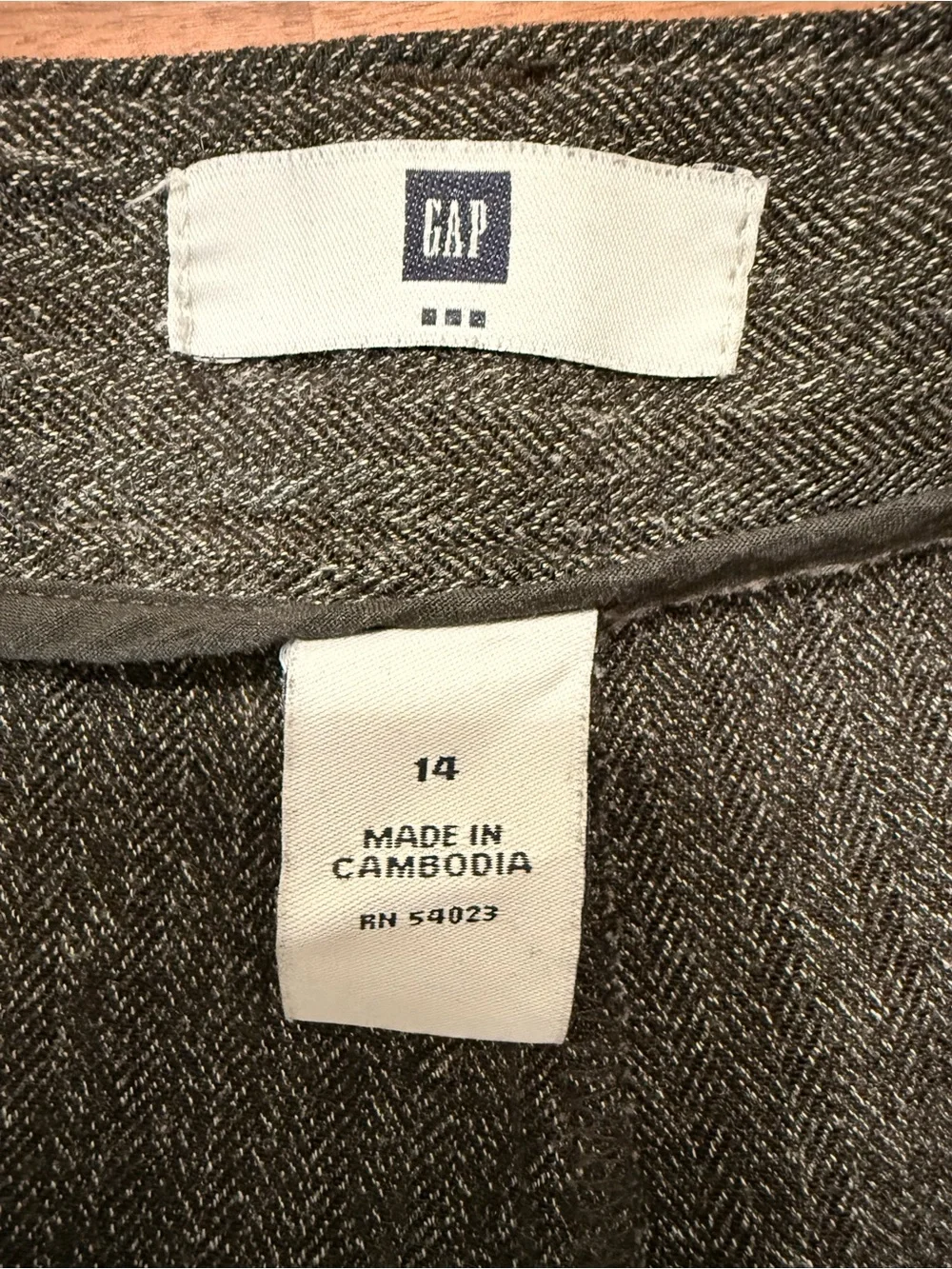 GAP Charcoal Gray Flat Front Capris